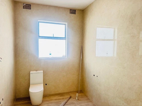 4 Bedroom Flat & Apartment