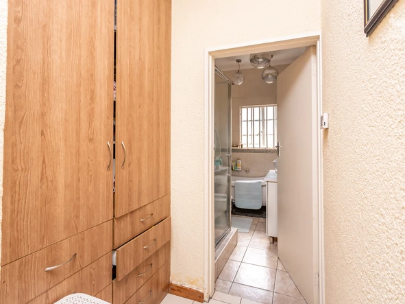 3 Bedroom Flat & Apartment