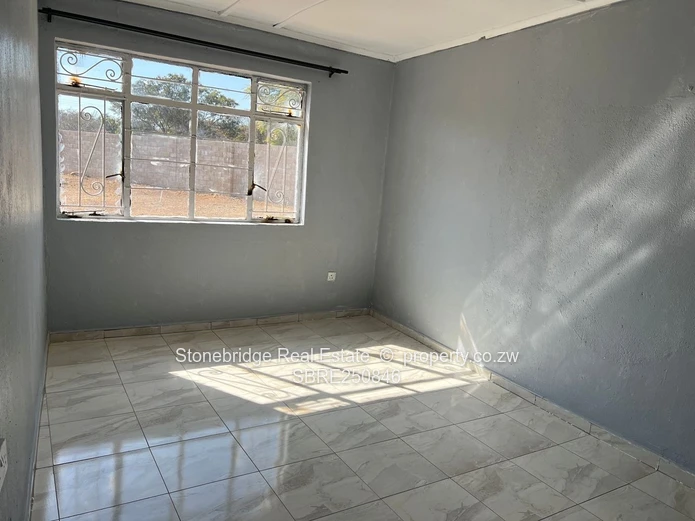 5 Bedroomed House in Hillside For Rent