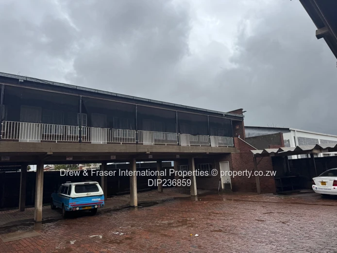 Msasa Office Complex and a warehouse -3050m² on 5000m² land 