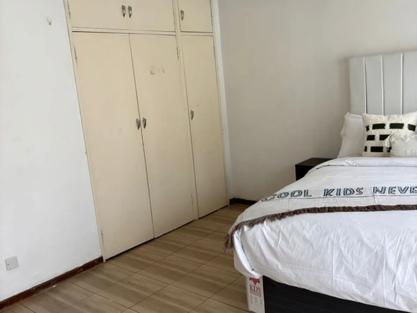 2 Bedroom Flat & Apartment