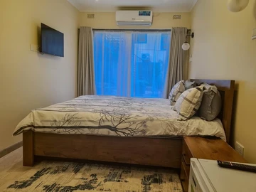 3 Bedroom Flat & Apartment