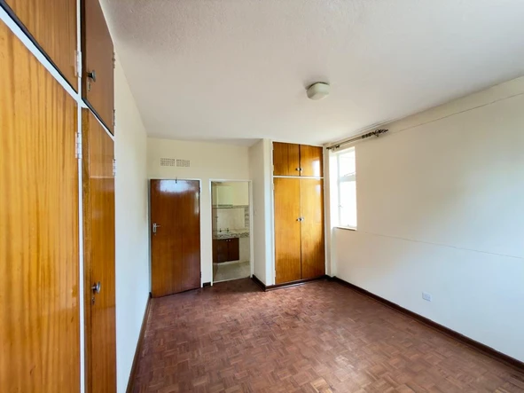 3 Bedroom Flat & Apartment