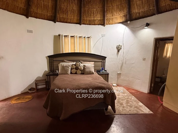 Charming Rondavel Cottage For Rent In Monavale