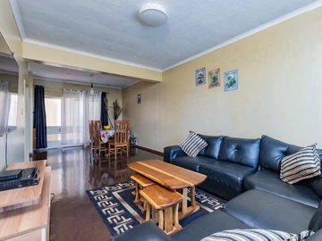 2 Bedroom Flat & Apartment