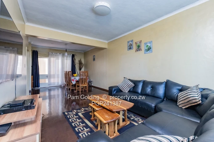 Immaculate Apartment, Ideal Location (Sole Mandate)