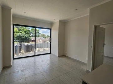 2 Bedroom Flat & Apartment