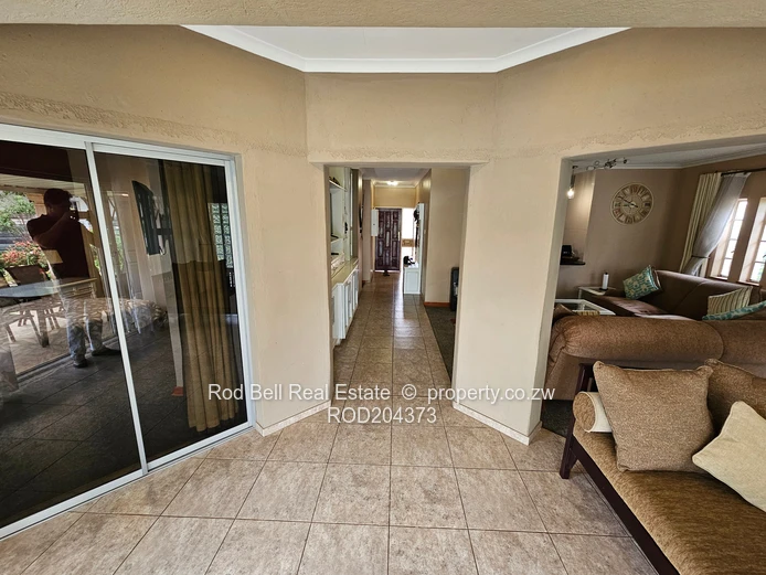 Immaculate 2 bedroom townhouse in well established complex