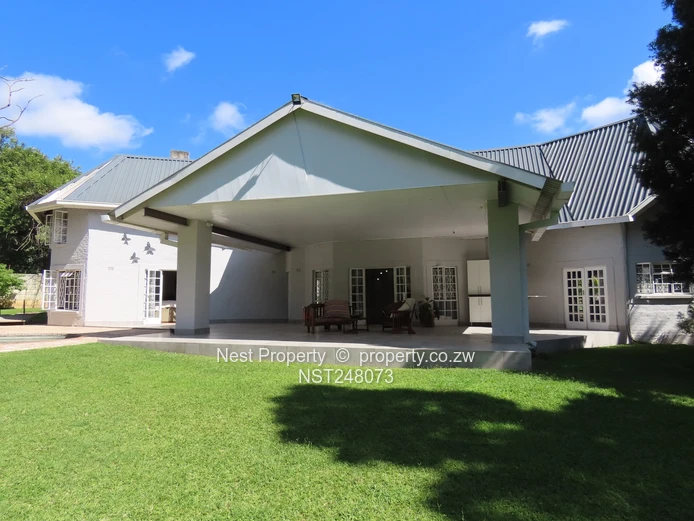 Warm Family Home with Excellent Water in Rolf Valley