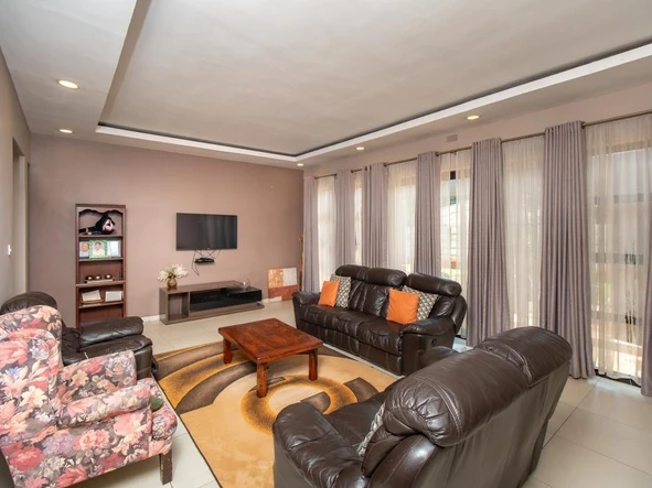 5 Bedroom House