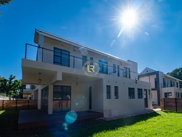 4 Bedroom Flat & Apartment