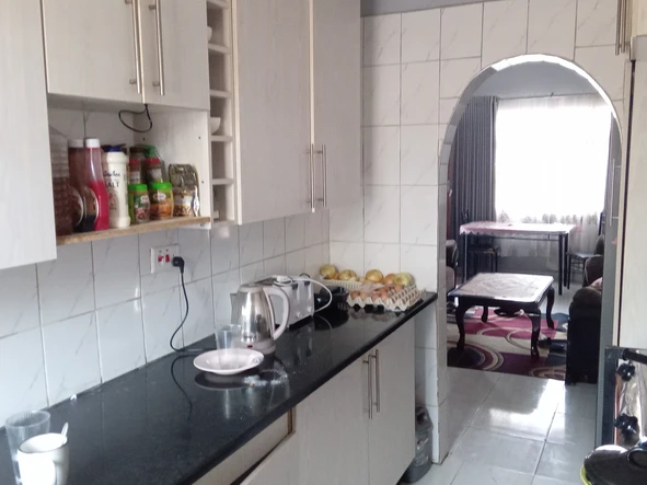 2 Bedroom Flat & Apartment