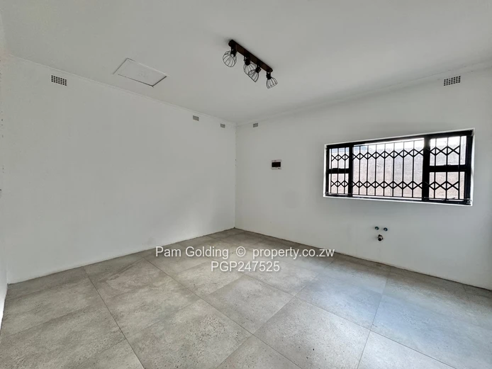 Warehouse available to rent - Graniteside 