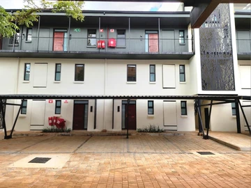 3 Bedroom Flat & Apartment