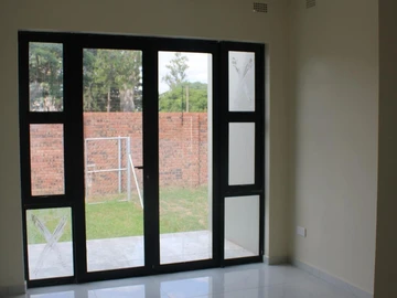 3 Bedroom Flat & Apartment