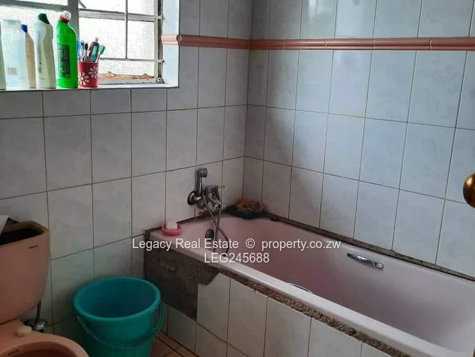 Lake Chivero 8-Bed Split-Level Home - Renovator's Dream