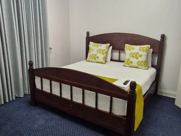 3 Bedroom Flat & Apartment