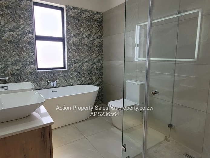 3 Bedroom Townhouse in Highlands - 1st January - $2,200 plus Levy $350 plus Rates