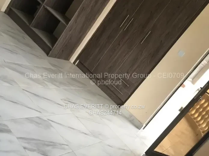 3 Bedroom Flat To Let In Glen Lorne