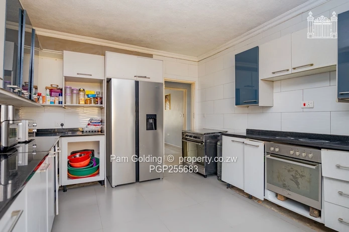 5 Bedroom House For Sale In Madokero
