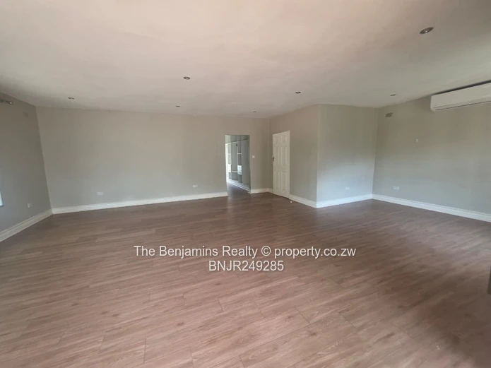 Ambassadorial Home In Colne Valley