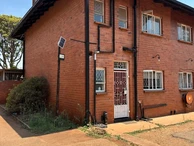 2 Bedroom Flat & Apartment
