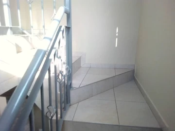 3 Bedroom Flat & Apartment