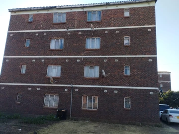 2 Bedroom Flat & Apartment