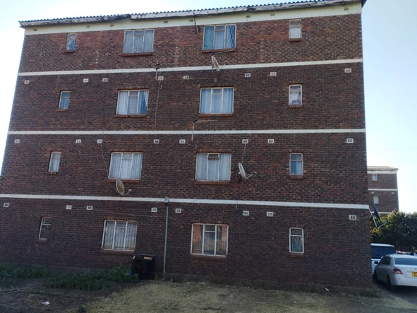 2 Bedroom Flat & Apartment
