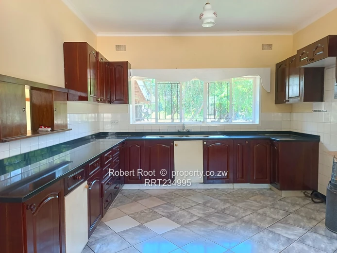 4 bed home in Kamfinsa