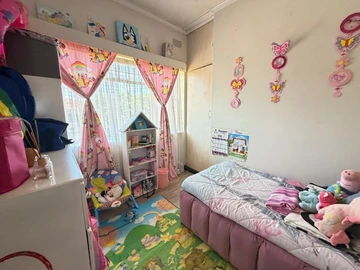 3 Bedroom Flat & Apartment