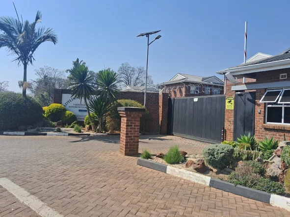 3 Bedroom Flat & Apartment