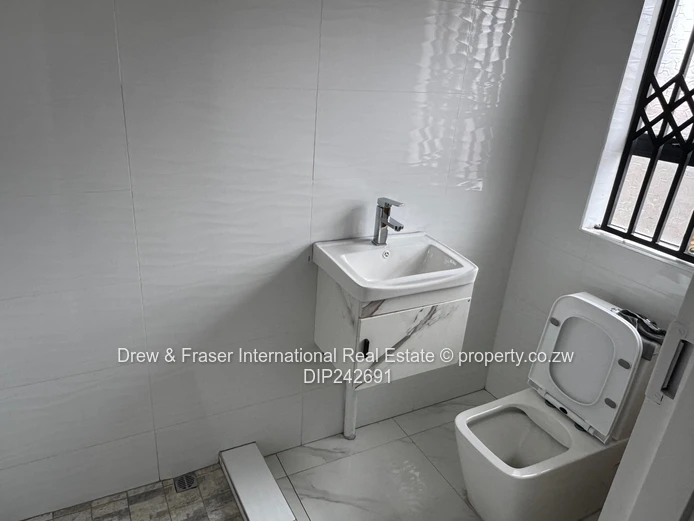 Mabvazuva phase 1 house 4 beds available for rent $750