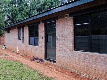 3 Bedroom Flat & Apartment