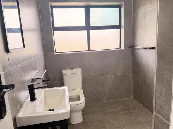 2 Bedroom Flat & Apartment