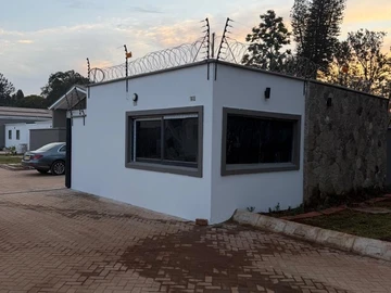 2 Bedroom Flat & Apartment