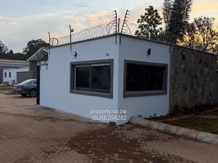 New Marlborough 2-Bed Flat — Borehole & Paved Parking