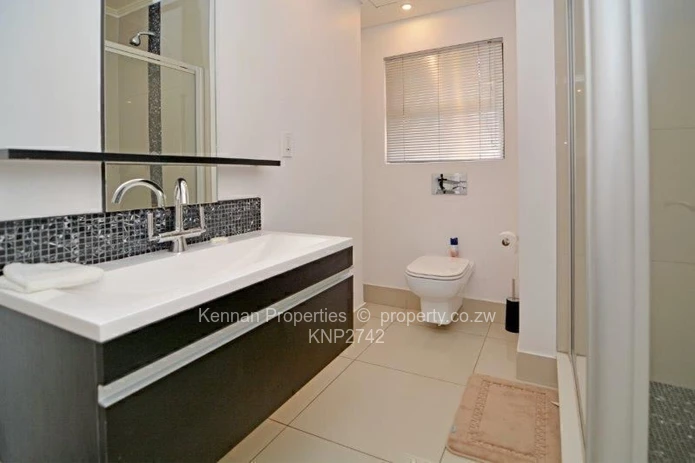 Luxurious upmarket hotel living apartment in Sandton, Johannesburg (Sole Mandate)