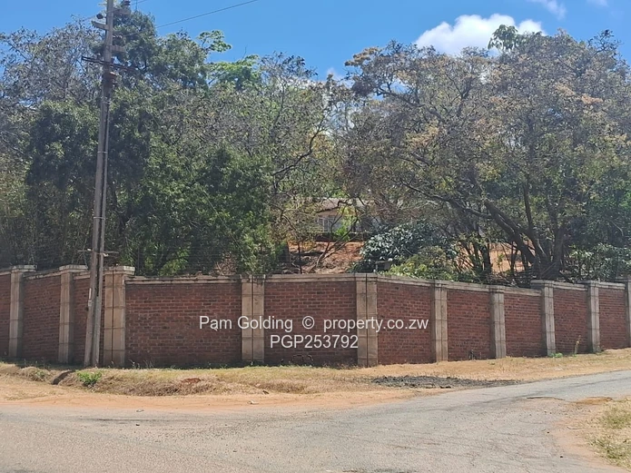 Prime 8265sqm Corner Stand Hogerty Hill (Sole Mandate)