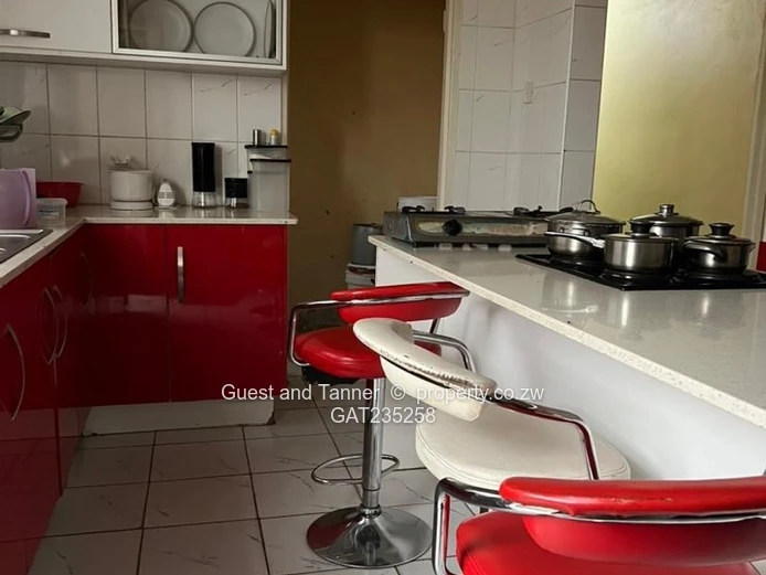 Spacious 5-Bedroom House for Sale in Pumula South – Secure & Modern Living