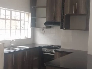 2 Bedroom Flat & Apartment