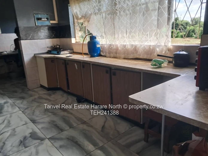 EMERALD HILL HOUSE FOR SALE  4 bedroomed with MES Fitted kitchen,lounge and dining, bathroom with tu