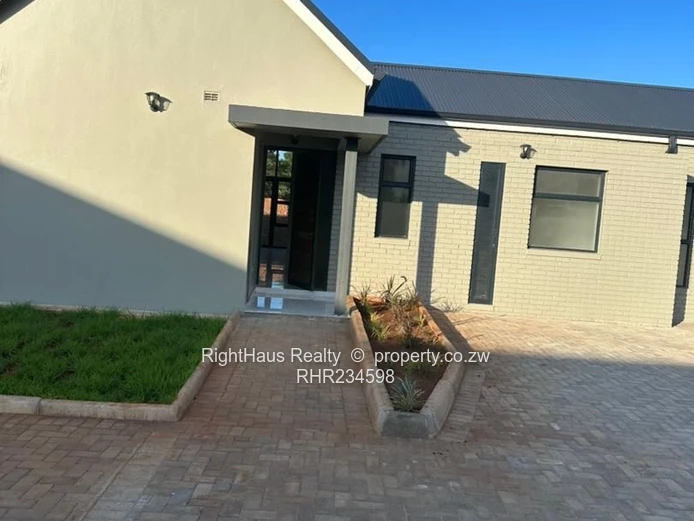 Secure And Convenient : 3 Bedroomed Apartment In Bluffhill