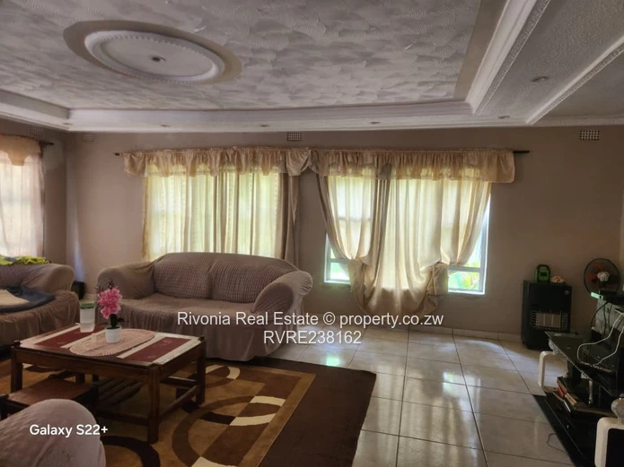 Marlborough  6 beds on 3000sqm 280k ideal for redevelopment 