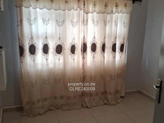 SPACIOUS-3 beds standalone cottage in Westgate 