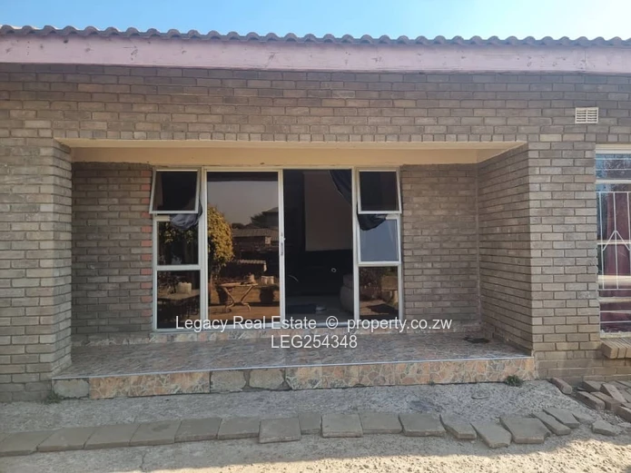 The Grange: 3-Bed Facebrick Home on 2,340m² — Flatlet & Fitted Kitchen (Sole Mandate)