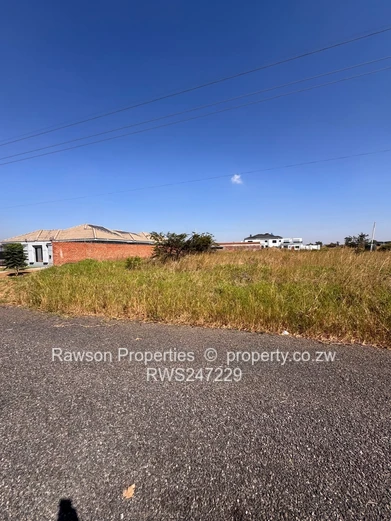 800m² Westgate Stand – Tarred Road, Neighbouring Homes