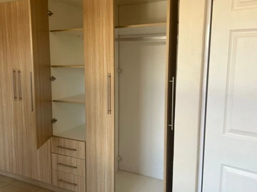 3 Bedroom Flat & Apartment