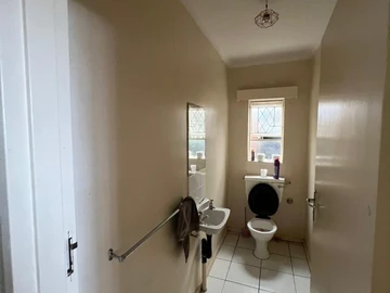 3 Bedroom Flat & Apartment