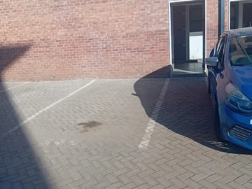 2 Bedroom Flat & Apartment